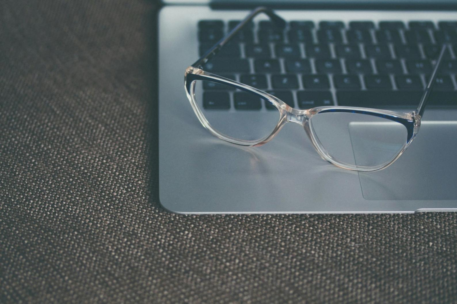 Professional consultation about financial planning tools